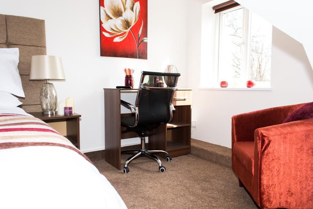 Trivelles Mayfair,Stockport Bagian luar foto