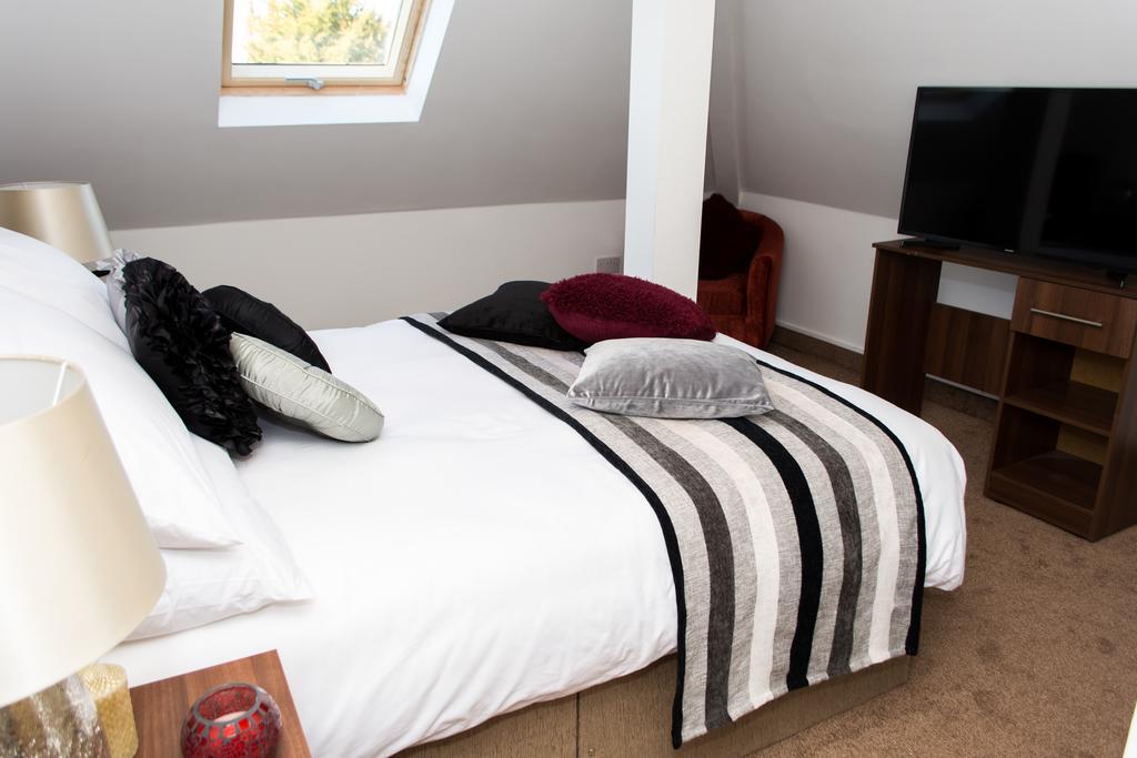 Trivelles Mayfair,Stockport Bagian luar foto
