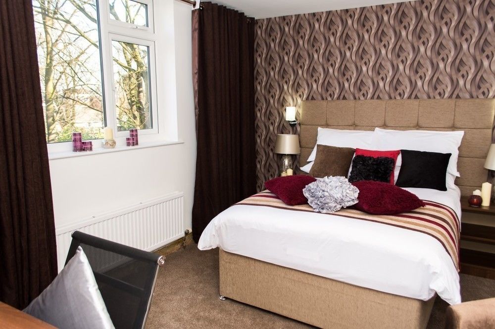 Trivelles Mayfair,Stockport Bagian luar foto