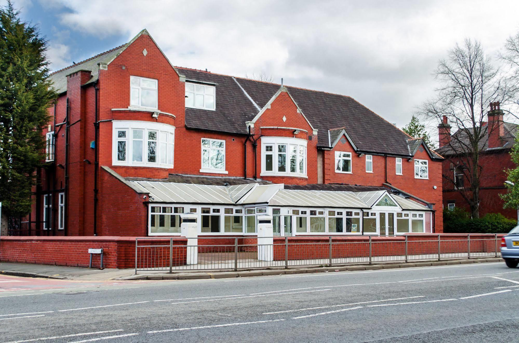Trivelles Mayfair,Stockport Bagian luar foto